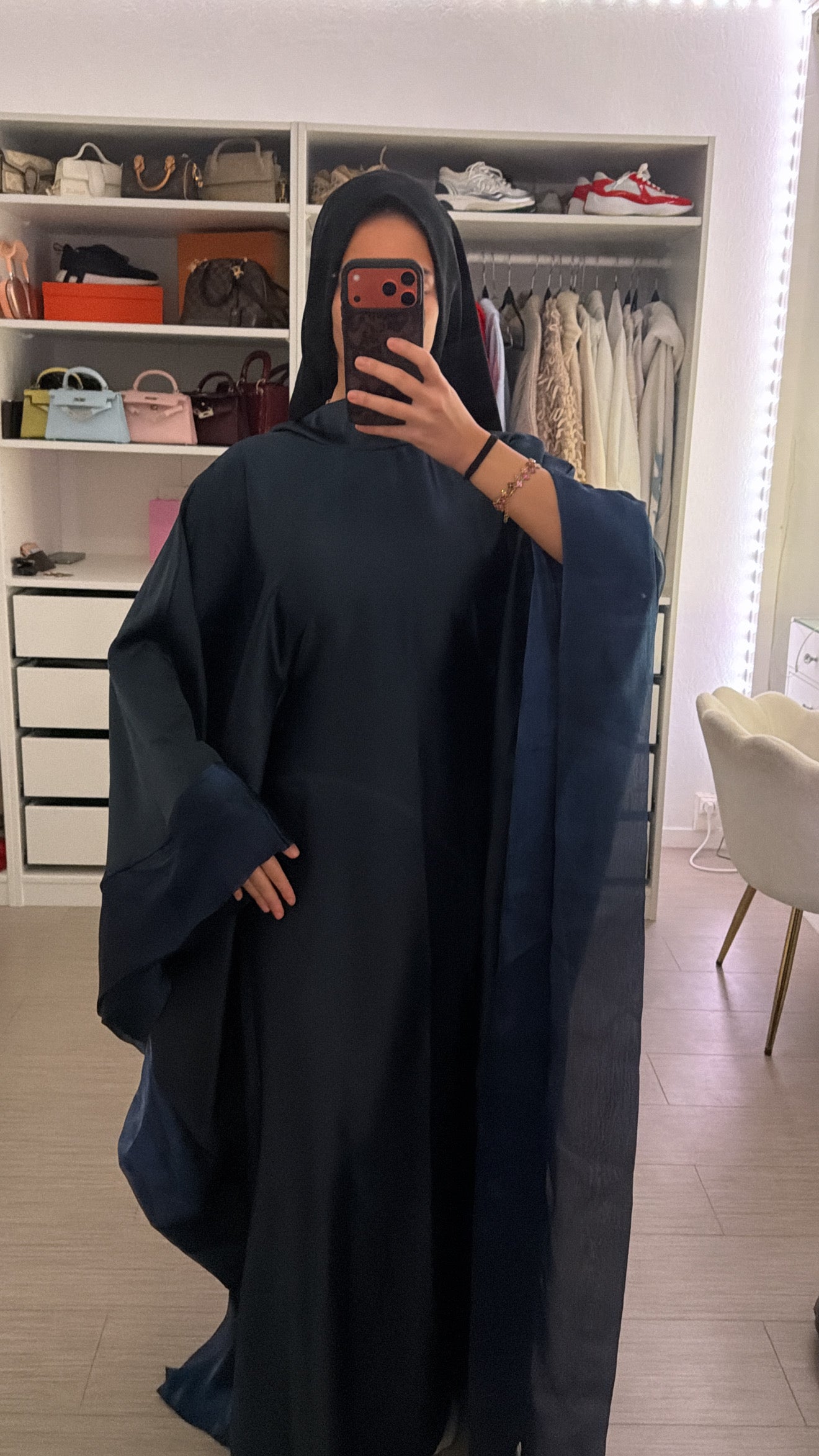 ABAYA MAY