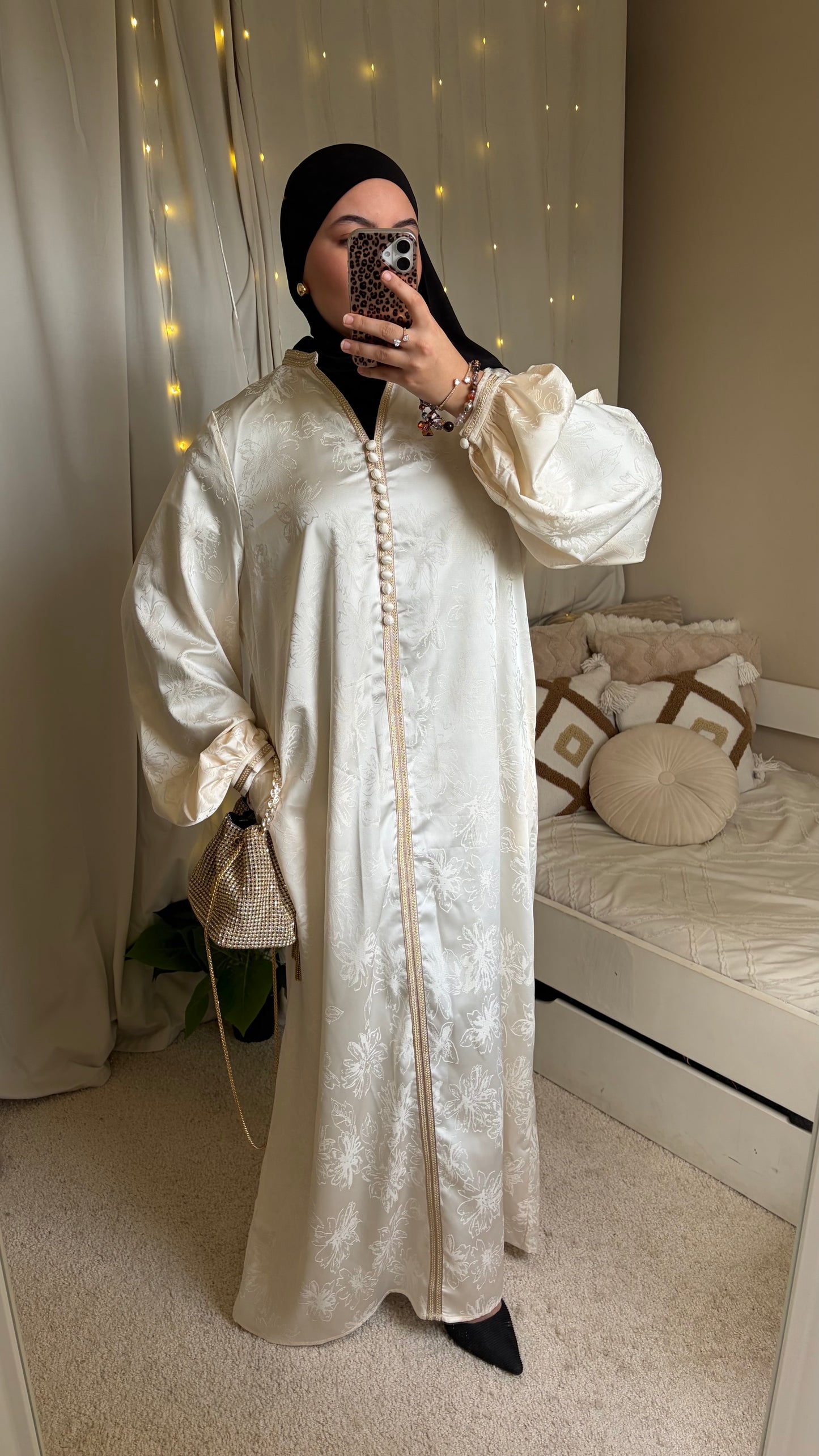 ABAYA LEILA