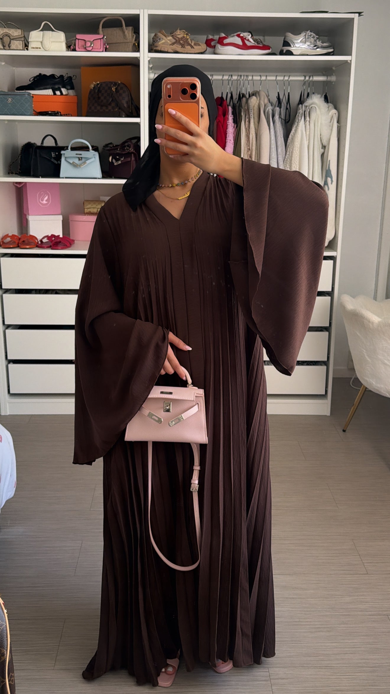 ABAYA LEILA
