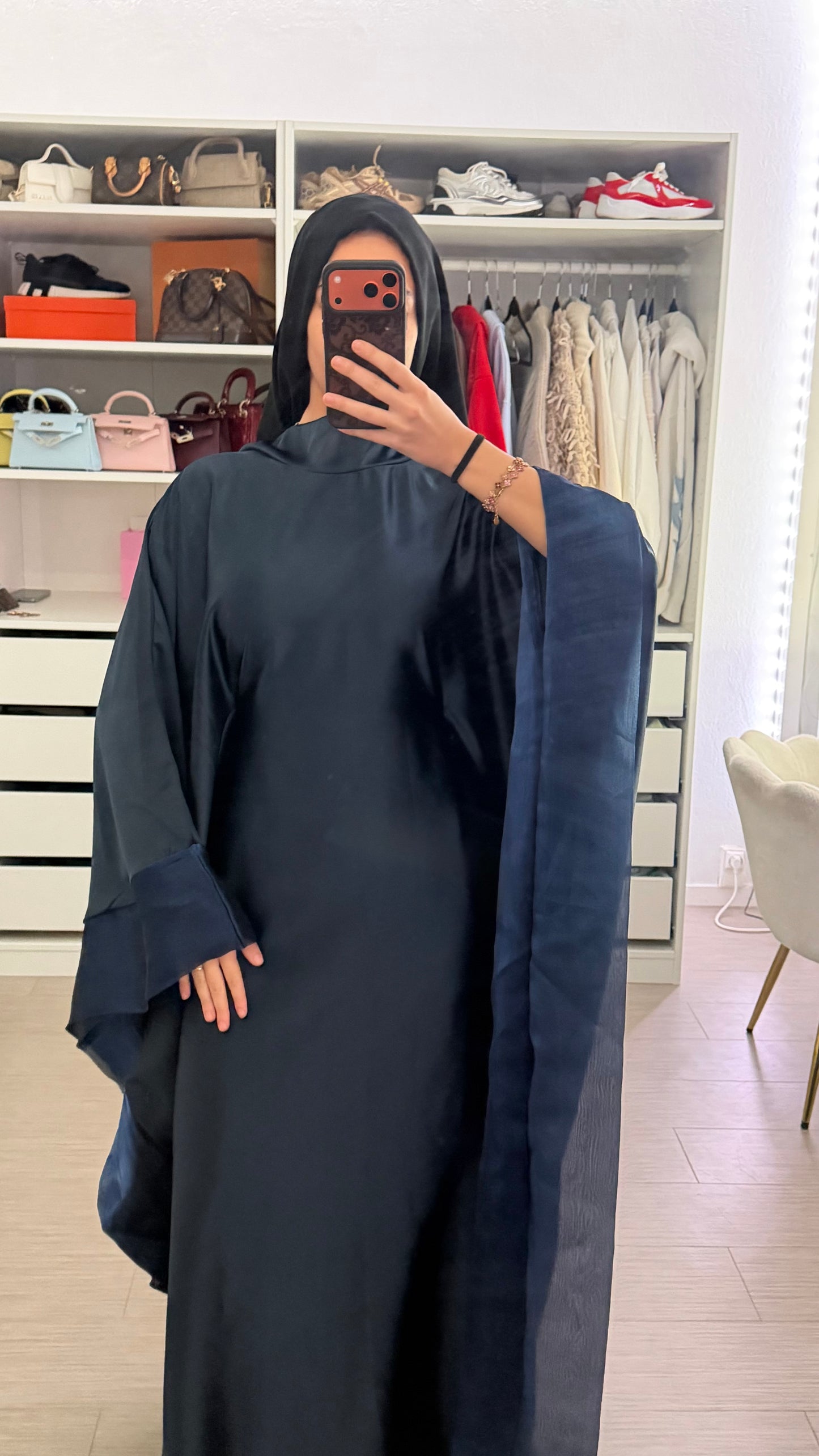 ABAYA MAY